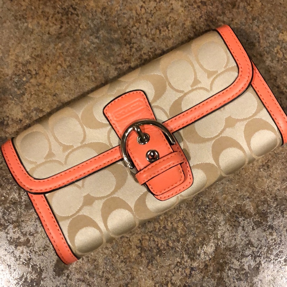 Coach wallet. AUTHENTIC. like BRAND NEW